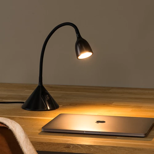 Lucide MILO - Schreibtischlampe - Ø 12,8 cm - LED - 1x3,2W 3000K - Schwarz - Atmosphäre 1